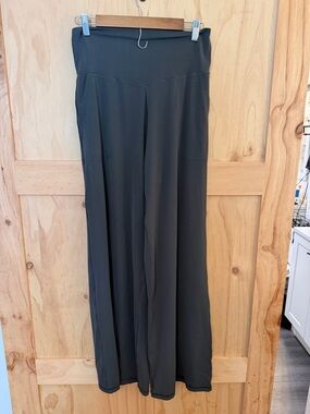 OFFLINE By Aerie Real Me XTRA High
Waisted Trouser Smoked Gray Large